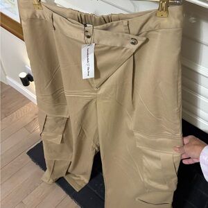 Wide Leg Cargo Pants in Tan by